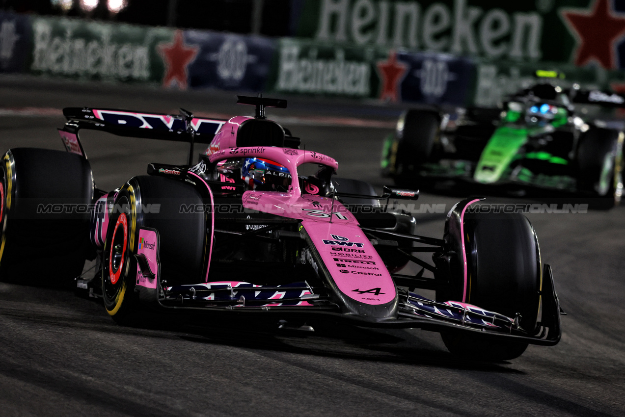 GP LAS VEGAS, Esteban Ocon (FRA) Alpine F1 Team A524.

23.11.2024. Formula 1 World Championship, Rd 22, Las Vegas Grand Prix, Las Vegas, Nevada, USA, Gara Day.

- www.xpbimages.com, EMail: requests@xpbimages.com © Copyright: Charniaux / XPB Images