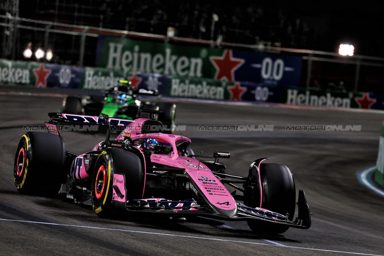 GP LAS VEGAS, Esteban Ocon (FRA) Alpine F1 Team A524.

23.11.2024. Formula 1 World Championship, Rd 22, Las Vegas Grand Prix, Las Vegas, Nevada, USA, Gara Day.

- www.xpbimages.com, EMail: requests@xpbimages.com © Copyright: Charniaux / XPB Images