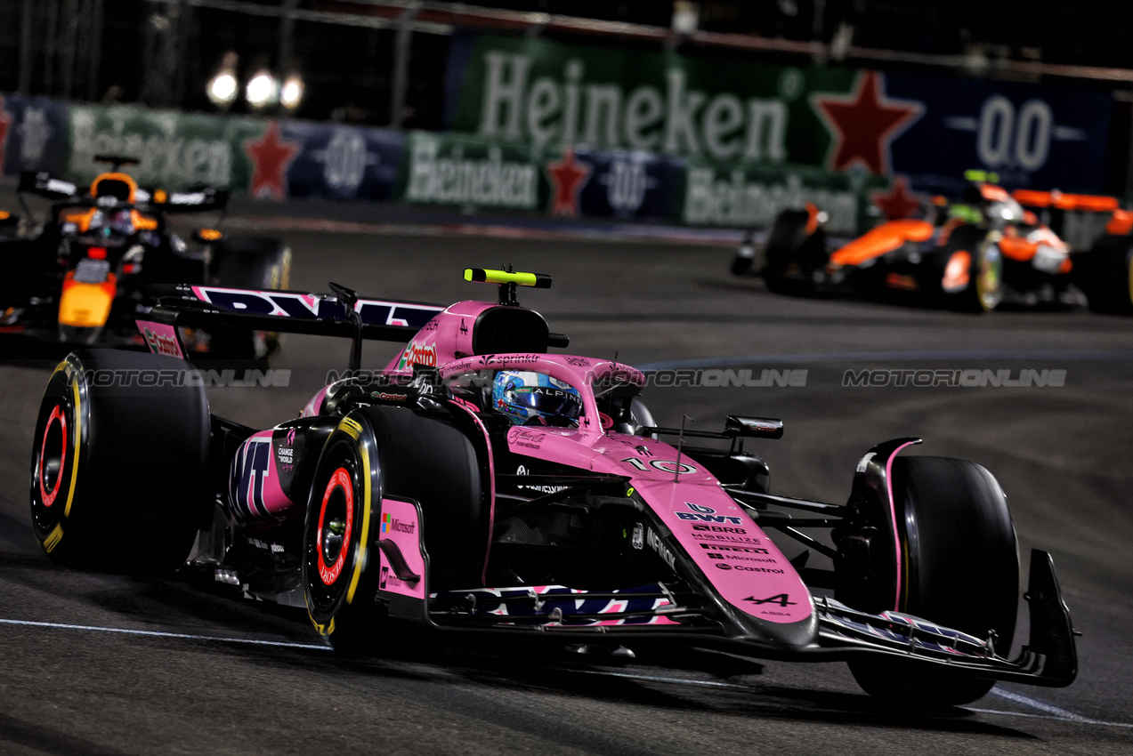 GP LAS VEGAS, Pierre Gasly (FRA) Alpine F1 Team A524.

23.11.2024. Formula 1 World Championship, Rd 22, Las Vegas Grand Prix, Las Vegas, Nevada, USA, Gara Day.

- www.xpbimages.com, EMail: requests@xpbimages.com © Copyright: Charniaux / XPB Images