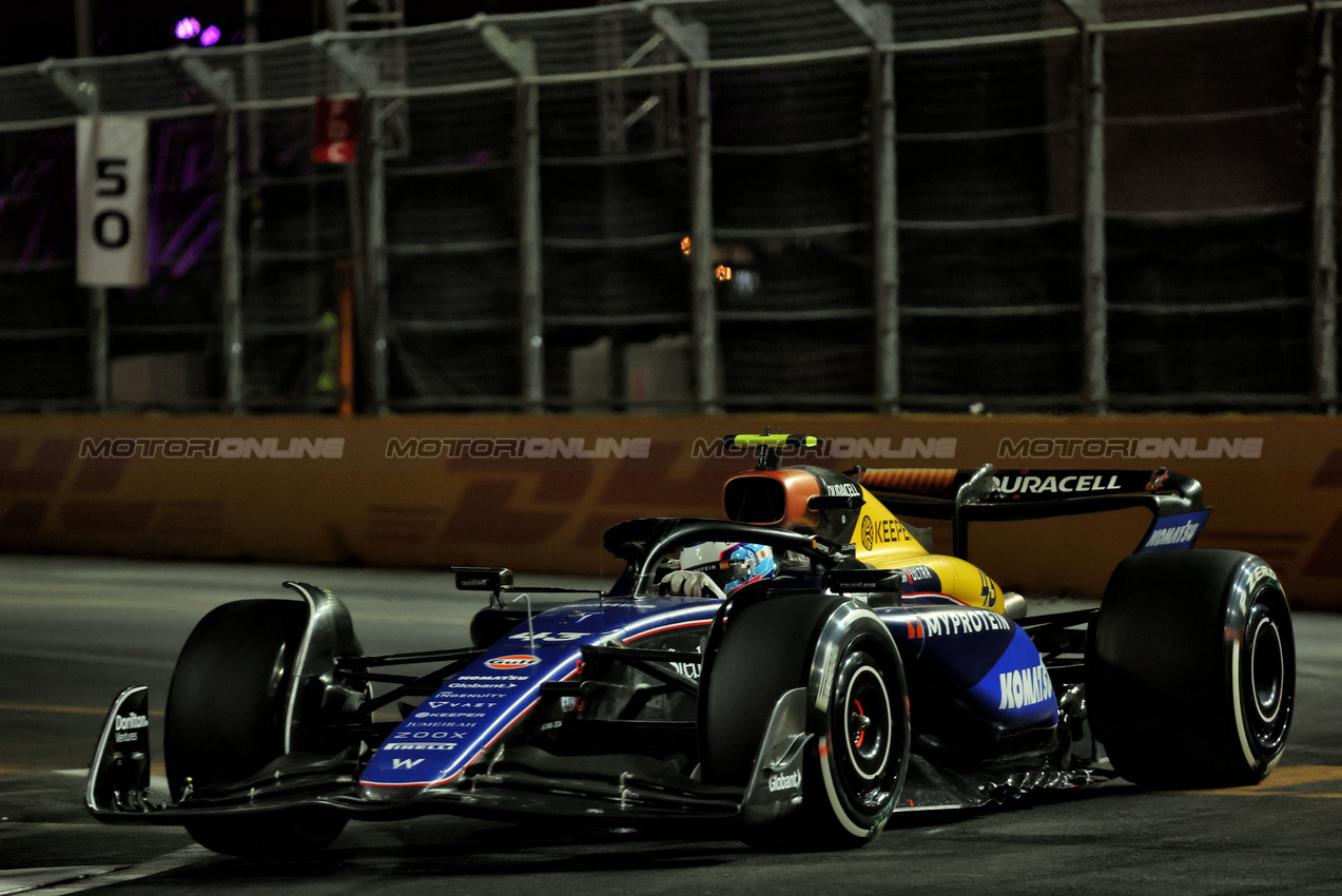 GP LAS VEGAS, Franco Colapinto (ARG) Williams Racing FW46.

23.11.2024. Formula 1 World Championship, Rd 22, Las Vegas Grand Prix, Las Vegas, Nevada, USA, Gara Day.

 - www.xpbimages.com, EMail: requests@xpbimages.com © Copyright: Coates / XPB Images