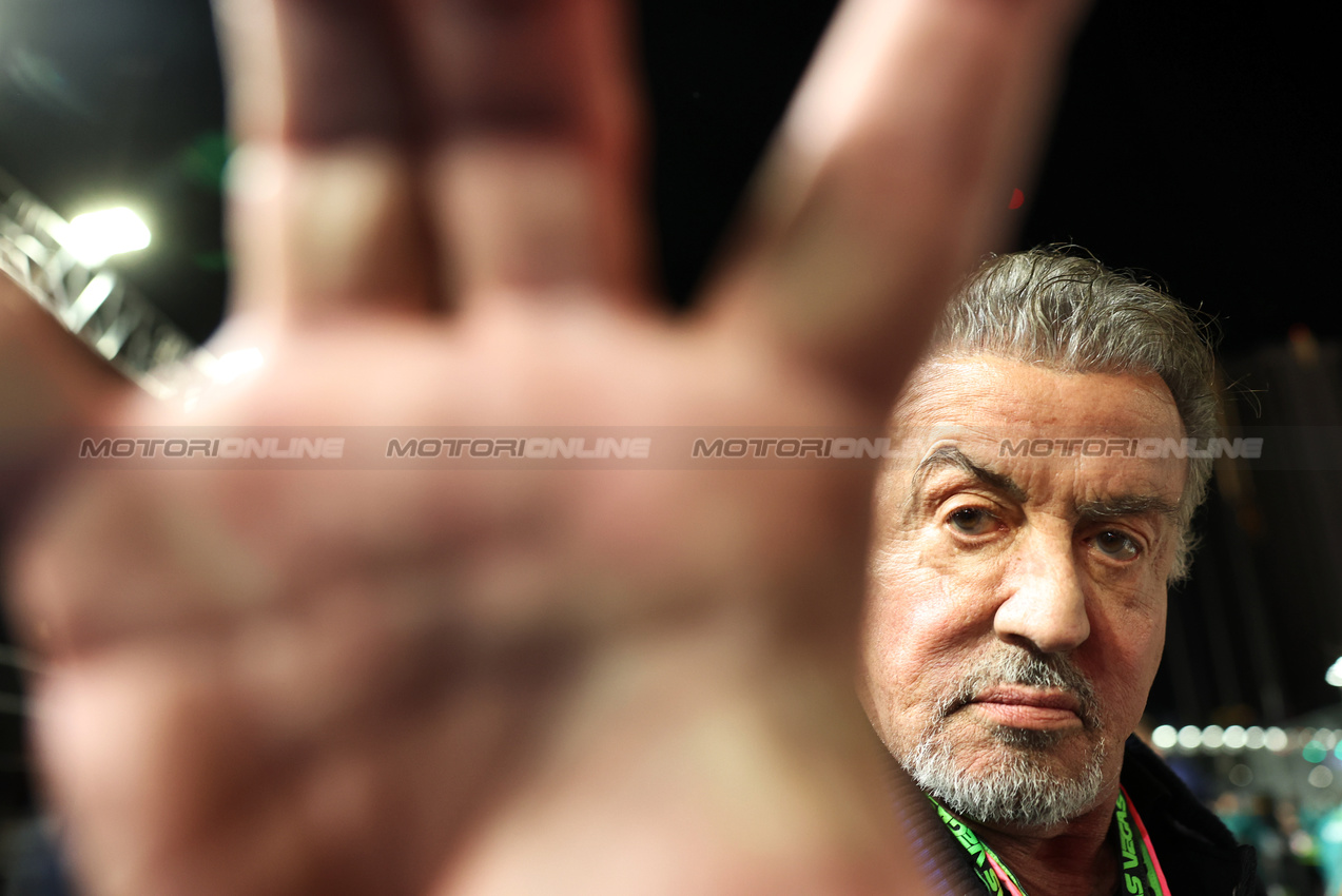 GP LAS VEGAS, Sylvester Stallone (USA) Actor on the grid.

23.11.2024. Formula 1 World Championship, Rd 22, Las Vegas Grand Prix, Las Vegas, Nevada, USA, Gara Day.

- www.xpbimages.com, EMail: requests@xpbimages.com © Copyright: Bearne / XPB Images