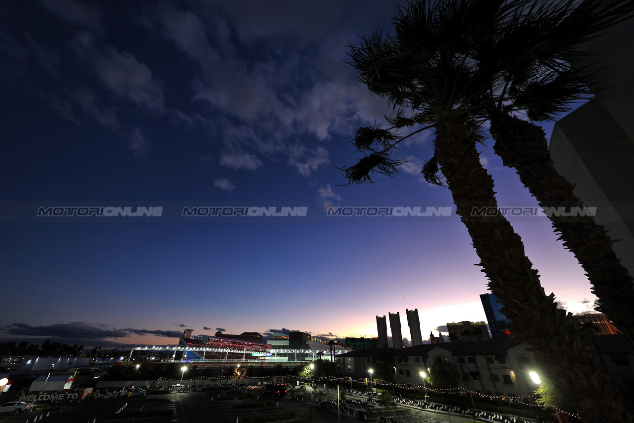 GP LAS VEGAS, Circuit Atmosfera.

23.11.2024. Formula 1 World Championship, Rd 22, Las Vegas Grand Prix, Las Vegas, Nevada, USA, Gara Day.

- www.xpbimages.com, EMail: requests@xpbimages.com © Copyright: Moy / XPB Images