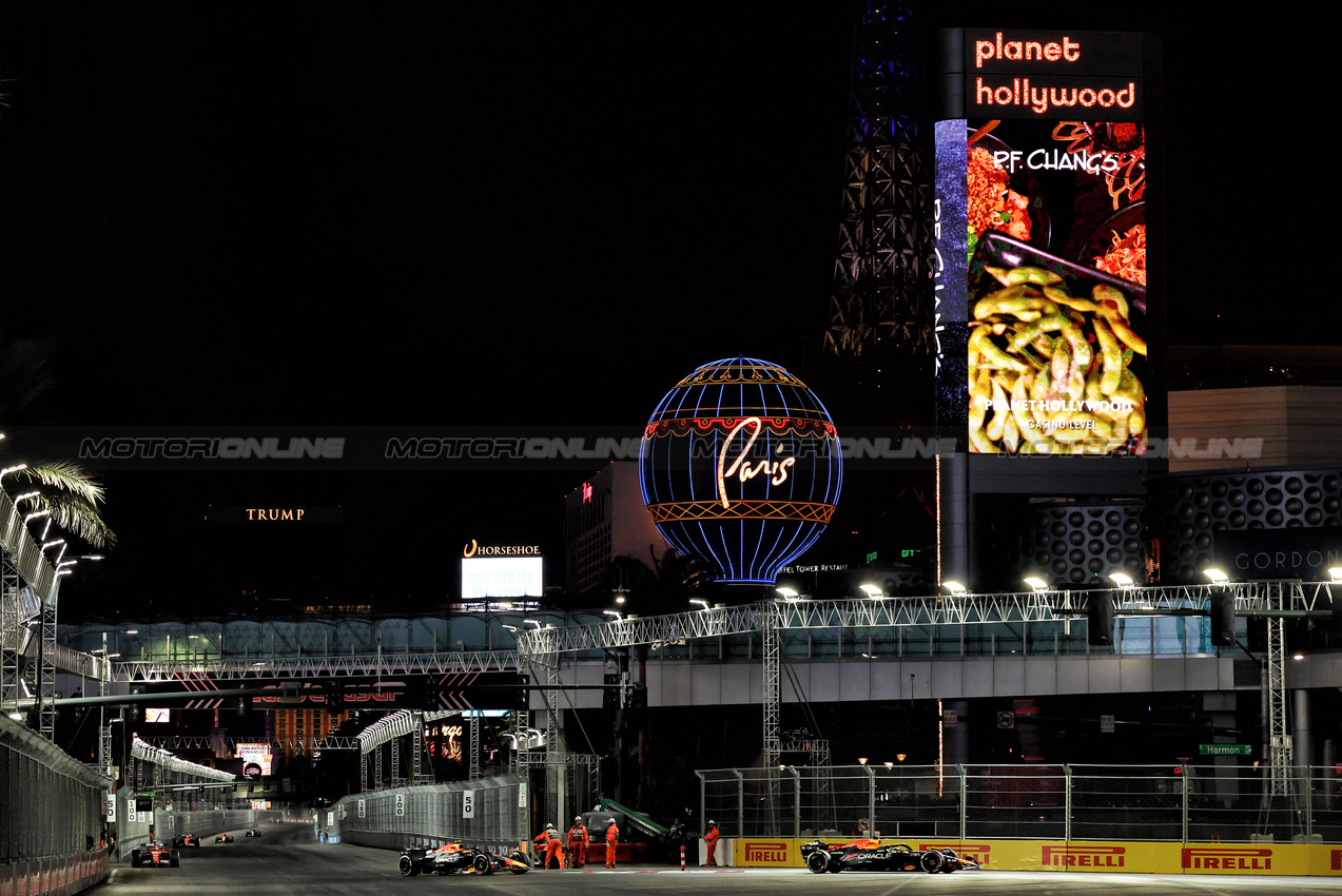 GP LAS VEGAS, Max Verstappen (NLD) Red Bull Racing RB20.

23.11.2024. Formula 1 World Championship, Rd 22, Las Vegas Grand Prix, Las Vegas, Nevada, USA, Gara Day.

- www.xpbimages.com, EMail: requests@xpbimages.com © Copyright: Moy / XPB Images
