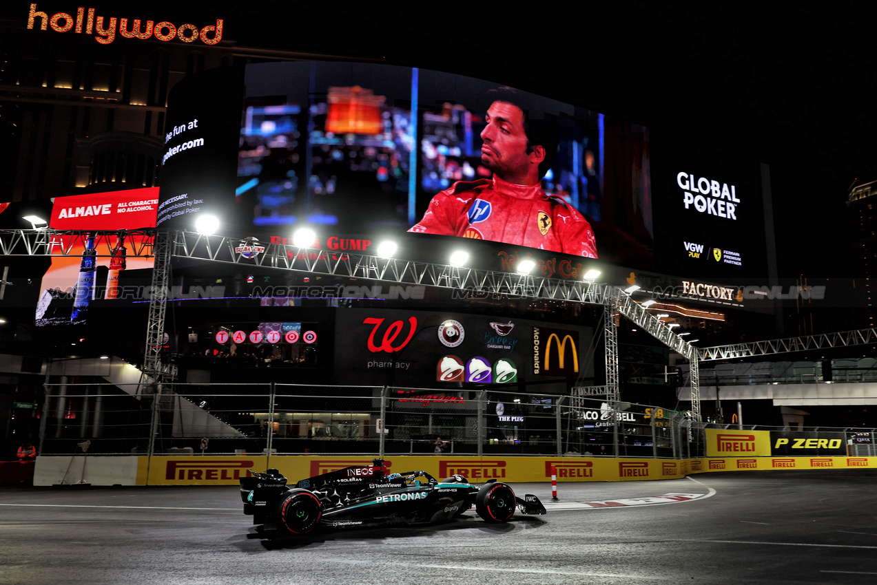 GP LAS VEGAS, George Russell (GBR) Mercedes AMG F1 W15.

23.11.2024. Formula 1 World Championship, Rd 22, Las Vegas Grand Prix, Las Vegas, Nevada, USA, Gara Day.

- www.xpbimages.com, EMail: requests@xpbimages.com © Copyright: Moy / XPB Images