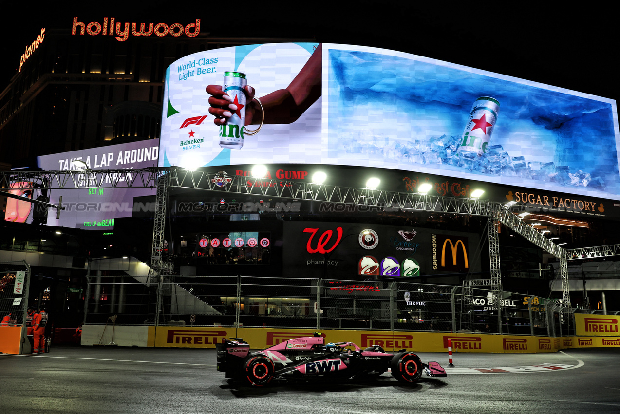 GP LAS VEGAS, Pierre Gasly (FRA) Alpine F1 Team A524.

23.11.2024. Formula 1 World Championship, Rd 22, Las Vegas Grand Prix, Las Vegas, Nevada, USA, Gara Day.

- www.xpbimages.com, EMail: requests@xpbimages.com © Copyright: Moy / XPB Images