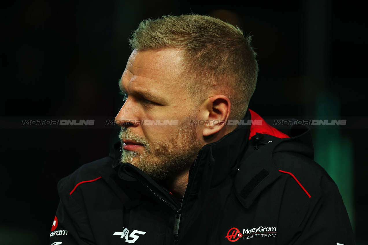 GP LAS VEGAS, Kevin Magnussen (DEN) Haas F1 Team on the drivers' parade.

23.11.2024. Formula 1 World Championship, Rd 22, Las Vegas Grand Prix, Las Vegas, Nevada, USA, Gara Day.

 - www.xpbimages.com, EMail: requests@xpbimages.com © Copyright: Coates / XPB Images