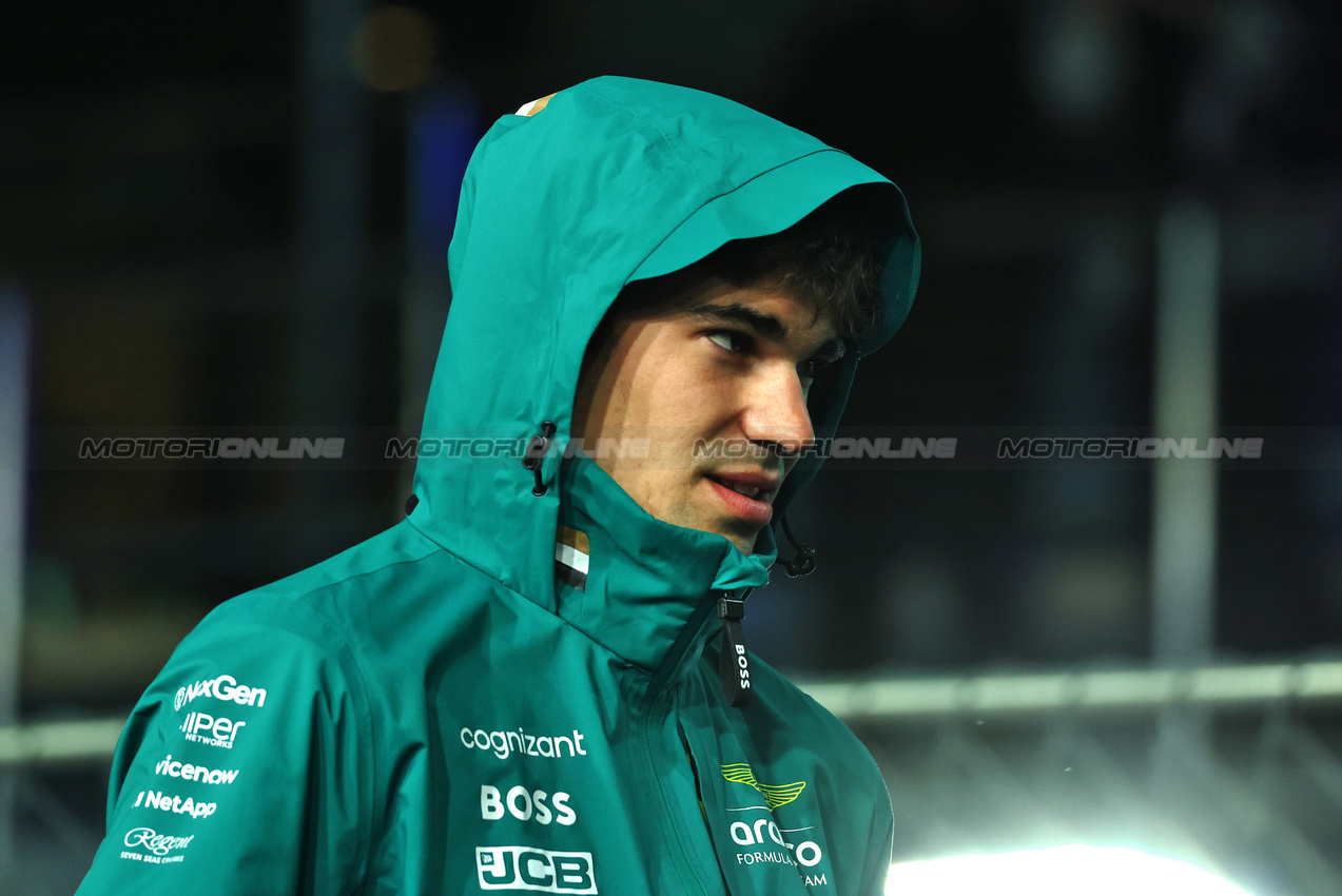 GP LAS VEGAS, Lance Stroll (CDN) Aston Martin F1 Team on the drivers' parade.

23.11.2024. Formula 1 World Championship, Rd 22, Las Vegas Grand Prix, Las Vegas, Nevada, USA, Gara Day.

 - www.xpbimages.com, EMail: requests@xpbimages.com © Copyright: Coates / XPB Images