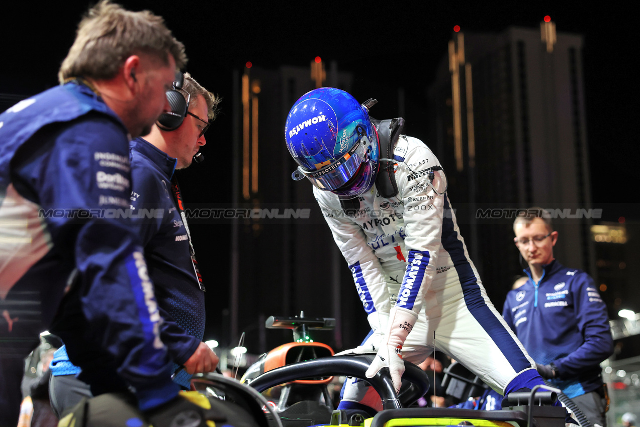 GP LAS VEGAS, Alexander Albon (THA) Williams Racing FW46 on the grid.

23.11.2024. Formula 1 World Championship, Rd 22, Las Vegas Grand Prix, Las Vegas, Nevada, USA, Gara Day.

- www.xpbimages.com, EMail: requests@xpbimages.com © Copyright: Bearne / XPB Images
