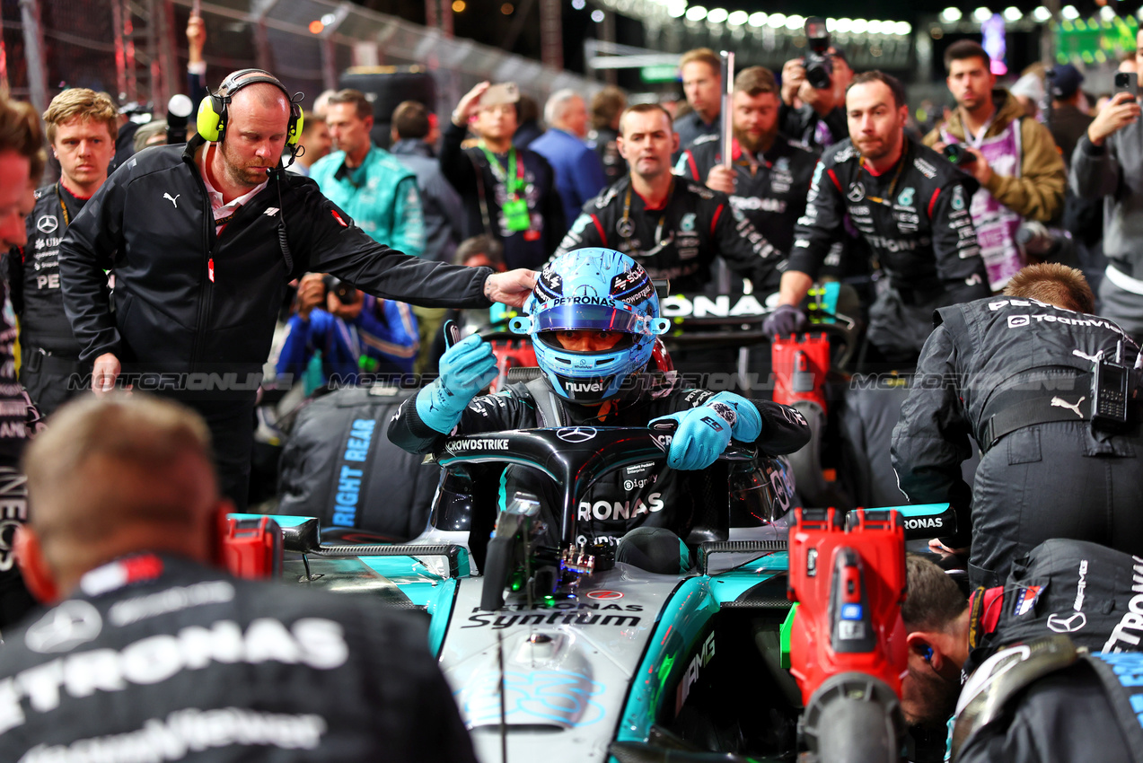 GP LAS VEGAS, George Russell (GBR) Mercedes AMG F1 W15 on the grid.

23.11.2024. Formula 1 World Championship, Rd 22, Las Vegas Grand Prix, Las Vegas, Nevada, USA, Gara Day.

- www.xpbimages.com, EMail: requests@xpbimages.com © Copyright: Charniaux / XPB Images