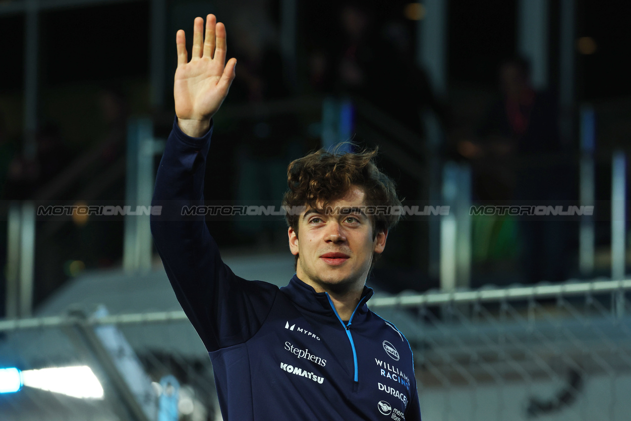 GP LAS VEGAS, Franco Colapinto (ARG) Williams Racing on the drivers' parade.

23.11.2024. Formula 1 World Championship, Rd 22, Las Vegas Grand Prix, Las Vegas, Nevada, USA, Gara Day.

 - www.xpbimages.com, EMail: requests@xpbimages.com © Copyright: Coates / XPB Images