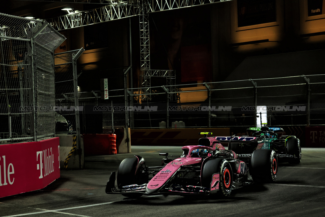 GP LAS VEGAS, Pierre Gasly (FRA) Alpine F1 Team A524.

23.11.2024. Formula 1 World Championship, Rd 22, Las Vegas Grand Prix, Las Vegas, Nevada, USA, Gara Day.

 - www.xpbimages.com, EMail: requests@xpbimages.com © Copyright: Coates / XPB Images
