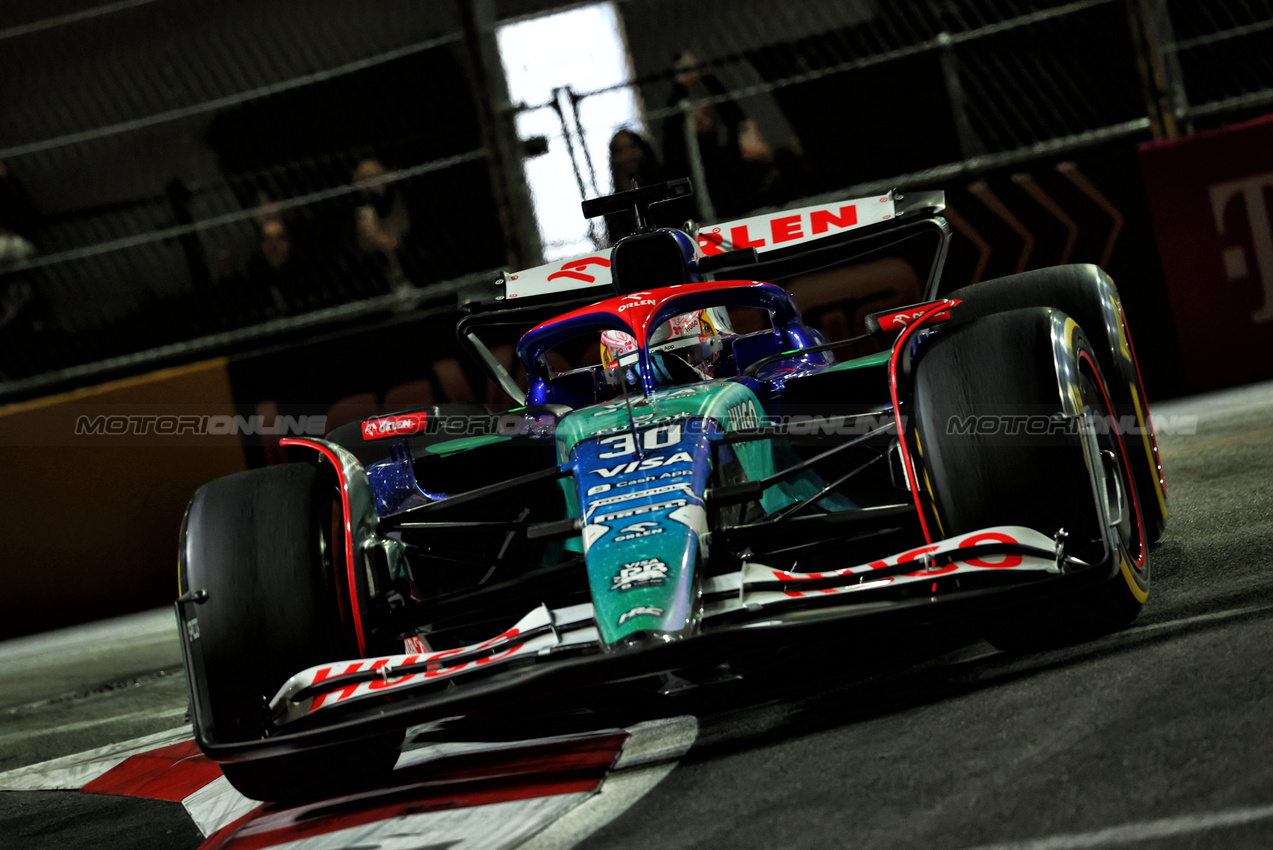 GP LAS VEGAS, Liam Lawson (NZL) RB VCARB 01.

23.11.2024. Formula 1 World Championship, Rd 22, Las Vegas Grand Prix, Las Vegas, Nevada, USA, Gara Day.

 - www.xpbimages.com, EMail: requests@xpbimages.com © Copyright: Coates / XPB Images