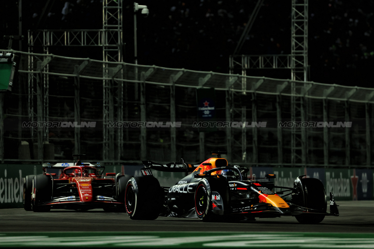 GP LAS VEGAS, Max Verstappen (NLD) Red Bull Racing RB20.

23.11.2024. Formula 1 World Championship, Rd 22, Las Vegas Grand Prix, Las Vegas, Nevada, USA, Gara Day.

 - www.xpbimages.com, EMail: requests@xpbimages.com © Copyright: Coates / XPB Images