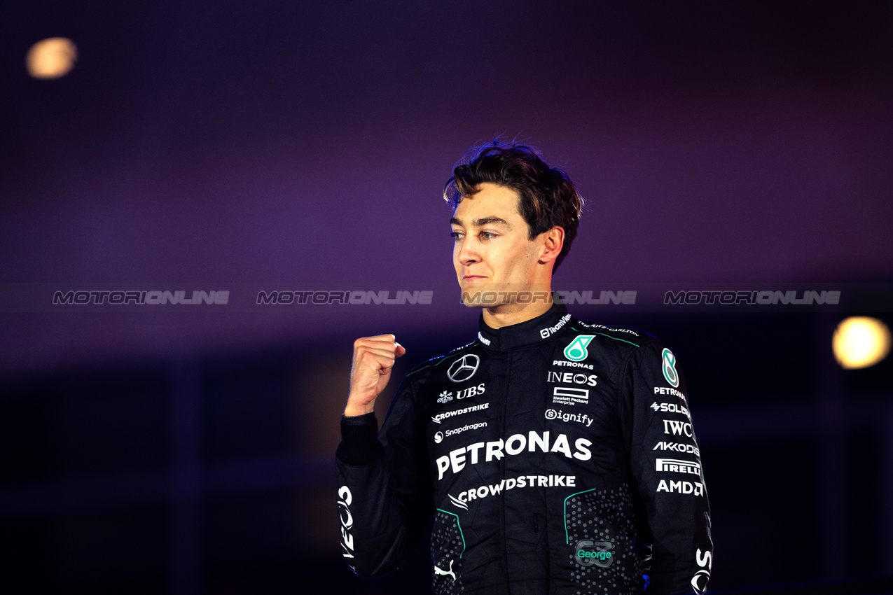 GP LAS VEGAS, Gara winner George Russell (GBR) Mercedes AMG F1 celebrates on the podium.

23.11.2024. Formula 1 World Championship, Rd 22, Las Vegas Grand Prix, Las Vegas, Nevada, USA, Gara Day.

- www.xpbimages.com, EMail: requests@xpbimages.com © Copyright: Price / XPB Images