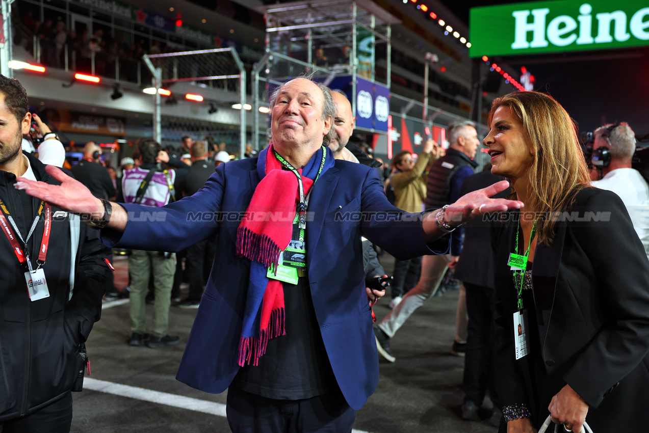 GP LAS VEGAS, Hans Zimmer (GER) Composer on the grid.

Formula 1 World Championship, Rd 22, Las Vegas Grand Prix, Saturday 23rd November 2024. Las Vegas Strip Circuit, Las Vegas, Nevada, USA.

23.11.2024. Formula 1 World Championship, Rd 22, Las Vegas Grand Prix, Las Vegas, Nevada, USA, Gara Day.

- www.xpbimages.com, EMail: requests@xpbimages.com © Copyright: Batchelor / XPB Images