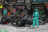 GP LAS VEGAS, Lewis Hamilton (GBR) Mercedes AMG F1 W15 makes a pit stop.

23.11.2024. Formula 1 World Championship, Rd 22, Las Vegas Grand Prix, Las Vegas, Nevada, USA, Gara Day.

- www.xpbimages.com, EMail: requests@xpbimages.com © Copyright: Batchelor / XPB Images