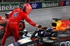 GP LAS VEGAS, (L to R): Carlos Sainz Jr (ESP) Ferrari congratulates World Champion Max Verstappen (NLD) Red Bull Racing in parc ferme.

23.11.2024. Formula 1 World Championship, Rd 22, Las Vegas Grand Prix, Las Vegas, Nevada, USA, Gara Day.

- www.xpbimages.com, EMail: requests@xpbimages.com © Copyright: Batchelor / XPB Images