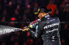 GP LAS VEGAS, Lewis Hamilton (GBR) Mercedes AMG F1 celebrates his third position on the podium.

23.11.2024. Formula 1 World Championship, Rd 22, Las Vegas Grand Prix, Las Vegas, Nevada, USA, Gara Day.

- www.xpbimages.com, EMail: requests@xpbimages.com © Copyright: Charniaux / XPB Images