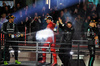 GP LAS VEGAS, (L to R): Lewis Hamilton (GBR) Mercedes AMG F1 celebrates on the podium with Carlos Sainz Jr (ESP) Ferrari; Rich Lane (GBR) Mercedes AMG F1 Senior Track Engineer; e George Russell (GBR) Mercedes AMG F1.

23.11.2024. Formula 1 World Championship, Rd 22, Las Vegas Grand Prix, Las Vegas, Nevada, USA, Gara Day.

- www.xpbimages.com, EMail: requests@xpbimages.com © Copyright: Moy / XPB Images