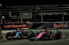 GP LAS VEGAS, Liam Lawson (NZL) RB VCARB 01 e Esteban Ocon (FRA) Alpine F1 Team A524 battle for position.

23.11.2024. Formula 1 World Championship, Rd 22, Las Vegas Grand Prix, Las Vegas, Nevada, USA, Gara Day.

 - www.xpbimages.com, EMail: requests@xpbimages.com © Copyright: Coates / XPB Images