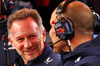 GP LAS VEGAS, Christian Horner (GBR) Red Bull Racing Team Principal with Gianpiero Lambiase (ITA) Red Bull Racing Engineer.

23.11.2024. Formula 1 World Championship, Rd 22, Las Vegas Grand Prix, Las Vegas, Nevada, USA, Gara Day.

 - www.xpbimages.com, EMail: requests@xpbimages.com © Copyright: Coates / XPB Images
