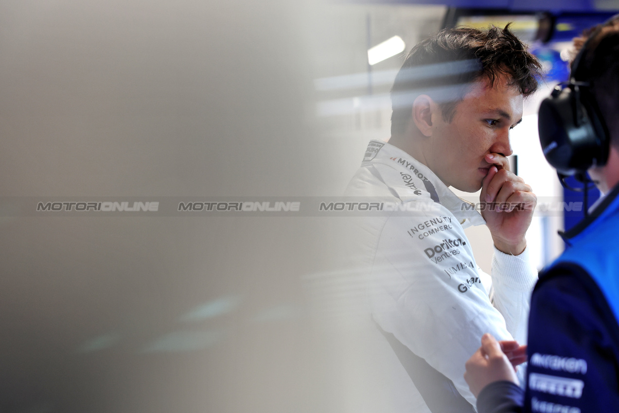 GP LAS VEGAS, Alexander Albon (THA) Williams Racing.

22.11.2024. Formula 1 World Championship, Rd 22, Las Vegas Grand Prix, Las Vegas, Nevada, USA, Qualifiche Day.

- www.xpbimages.com, EMail: requests@xpbimages.com © Copyright: Bearne / XPB Images