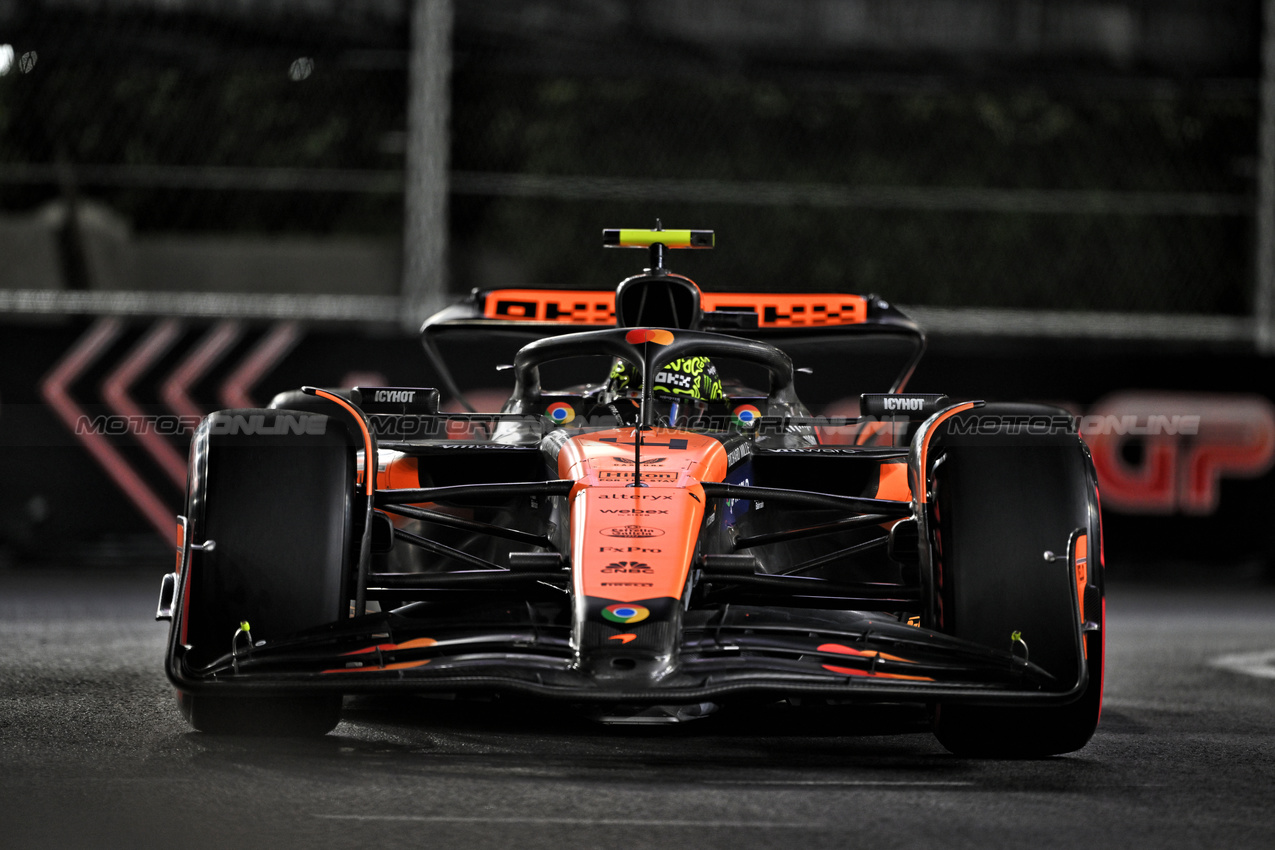 GP LAS VEGAS, Lando Norris (GBR) McLaren MCL38.

22.11.2024. Formula 1 World Championship, Rd 22, Las Vegas Grand Prix, Las Vegas, Nevada, USA, Qualifiche Day.

- www.xpbimages.com, EMail: requests@xpbimages.com © Copyright: Price / XPB Images