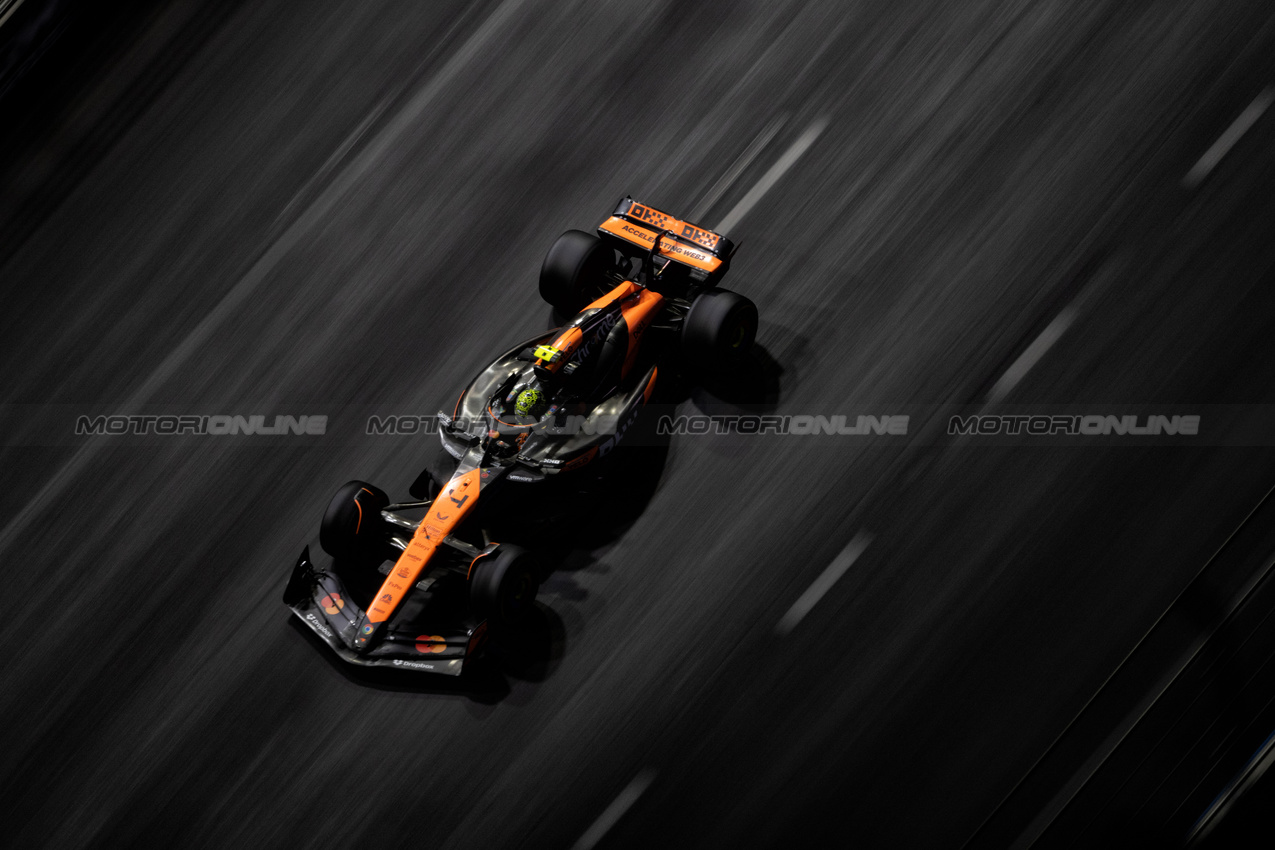 GP LAS VEGAS, Lando Norris (GBR) McLaren MCL38.

22.11.2024. Formula 1 World Championship, Rd 22, Las Vegas Grand Prix, Las Vegas, Nevada, USA, Qualifiche Day.

- www.xpbimages.com, EMail: requests@xpbimages.com © Copyright: Price / XPB Images