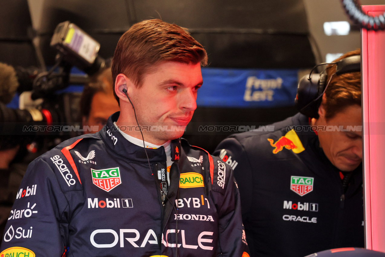 GP LAS VEGAS, Max Verstappen (NLD) Red Bull Racing.

22.11.2024. Formula 1 World Championship, Rd 22, Las Vegas Grand Prix, Las Vegas, Nevada, USA, Qualifiche Day.

- www.xpbimages.com, EMail: requests@xpbimages.com © Copyright: Batchelor / XPB Images
