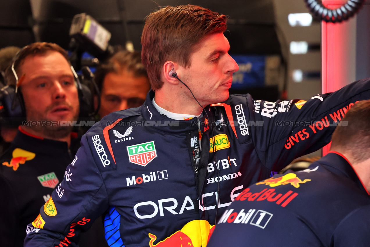 GP LAS VEGAS, Max Verstappen (NLD) Red Bull Racing.

22.11.2024. Formula 1 World Championship, Rd 22, Las Vegas Grand Prix, Las Vegas, Nevada, USA, Qualifiche Day.

- www.xpbimages.com, EMail: requests@xpbimages.com © Copyright: Batchelor / XPB Images