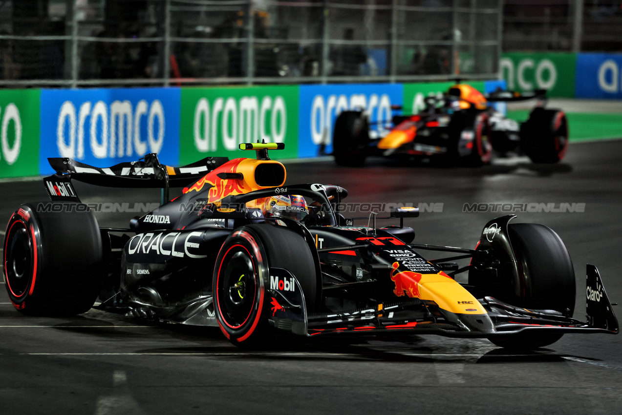 GP LAS VEGAS, Sergio Perez (MEX) Red Bull Racing RB20.

22.11.2024. Formula 1 World Championship, Rd 22, Las Vegas Grand Prix, Las Vegas, Nevada, USA, Qualifiche Day.

 - www.xpbimages.com, EMail: requests@xpbimages.com © Copyright: Coates / XPB Images