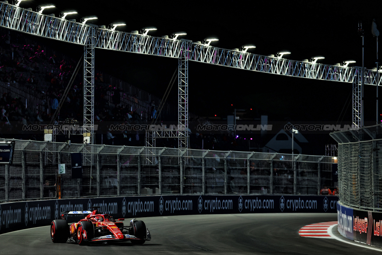 GP LAS VEGAS, Charles Leclerc (MON) Ferrari SF-24.

22.11.2024. Formula 1 World Championship, Rd 22, Las Vegas Grand Prix, Las Vegas, Nevada, USA, Qualifiche Day.

 - www.xpbimages.com, EMail: requests@xpbimages.com © Copyright: Coates / XPB Images