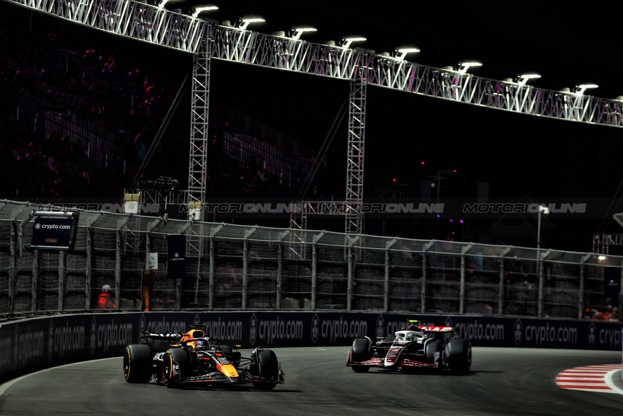 GP LAS VEGAS, Max Verstappen (NLD) Red Bull Racing RB20.

22.11.2024. Formula 1 World Championship, Rd 22, Las Vegas Grand Prix, Las Vegas, Nevada, USA, Qualifiche Day.

 - www.xpbimages.com, EMail: requests@xpbimages.com © Copyright: Coates / XPB Images