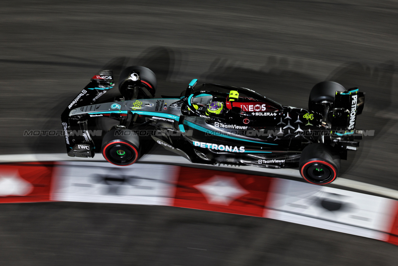 GP LAS VEGAS, Lewis Hamilton (GBR) Mercedes AMG F1 W15.

22.11.2024. Formula 1 World Championship, Rd 22, Las Vegas Grand Prix, Las Vegas, Nevada, USA, Qualifiche Day.

- www.xpbimages.com, EMail: requests@xpbimages.com © Copyright: Bearne / XPB Images