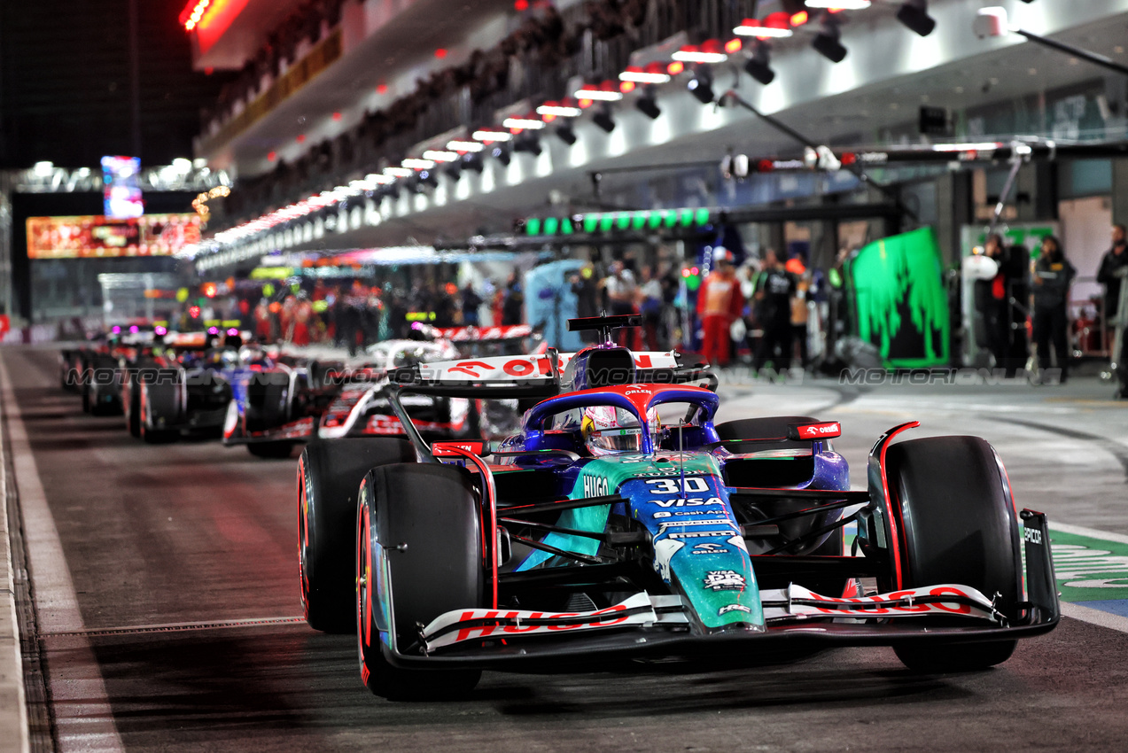 GP LAS VEGAS, Liam Lawson (NZL) RB VCARB 01 leaves the pits.

22.11.2024. Formula 1 World Championship, Rd 22, Las Vegas Grand Prix, Las Vegas, Nevada, USA, Qualifiche Day.

- www.xpbimages.com, EMail: requests@xpbimages.com © Copyright: Batchelor / XPB Images