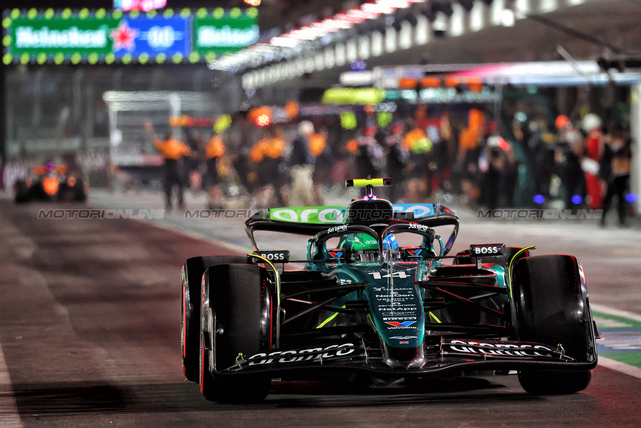 GP LAS VEGAS, Fernando Alonso (ESP) Aston Martin F1 Team AMR24 leaves the pits.

22.11.2024. Formula 1 World Championship, Rd 22, Las Vegas Grand Prix, Las Vegas, Nevada, USA, Qualifiche Day.

- www.xpbimages.com, EMail: requests@xpbimages.com © Copyright: Batchelor / XPB Images