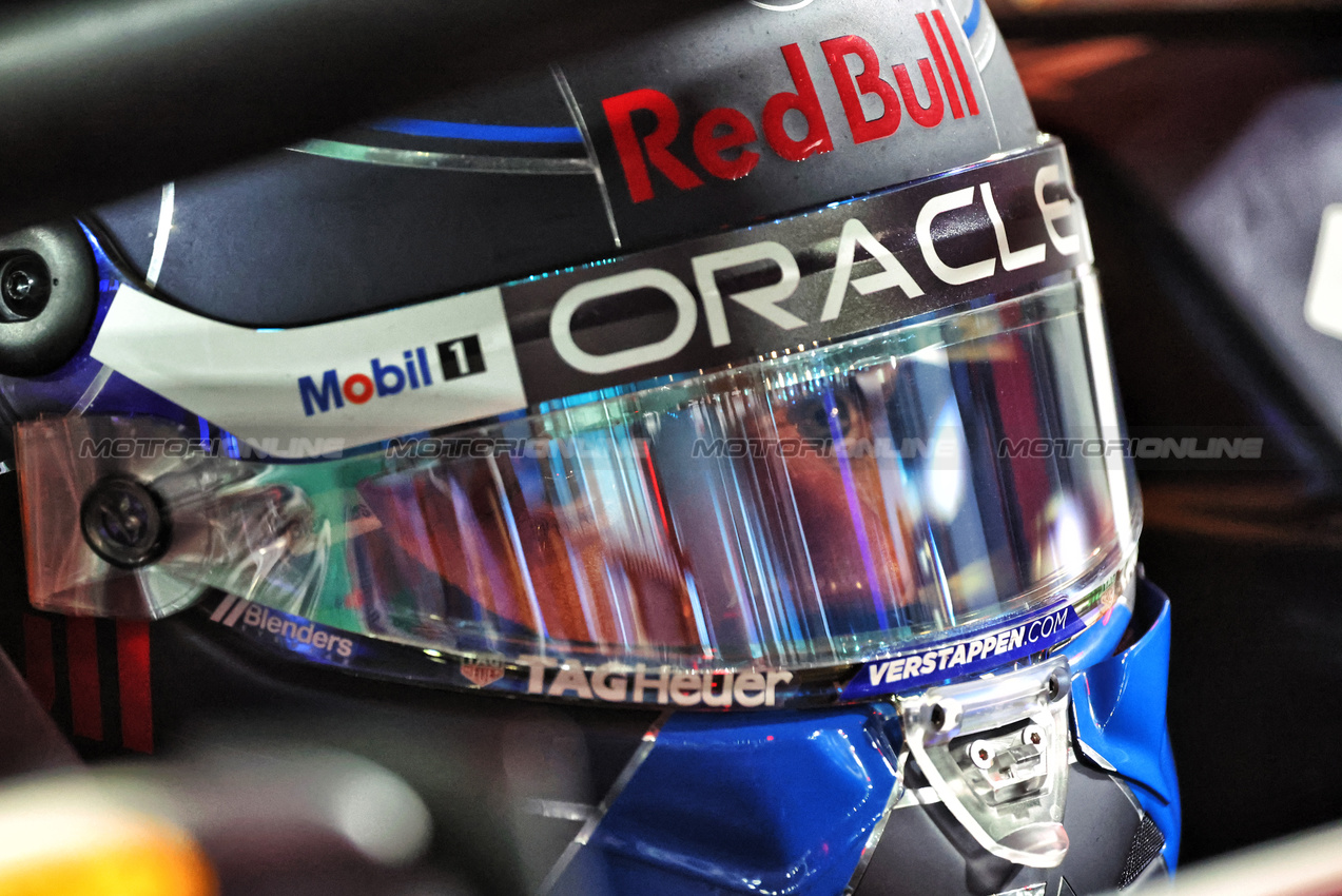 GP LAS VEGAS, Max Verstappen (NLD) Red Bull Racing RB20.

22.11.2024. Formula 1 World Championship, Rd 22, Las Vegas Grand Prix, Las Vegas, Nevada, USA, Qualifiche Day.

- www.xpbimages.com, EMail: requests@xpbimages.com © Copyright: Batchelor / XPB Images