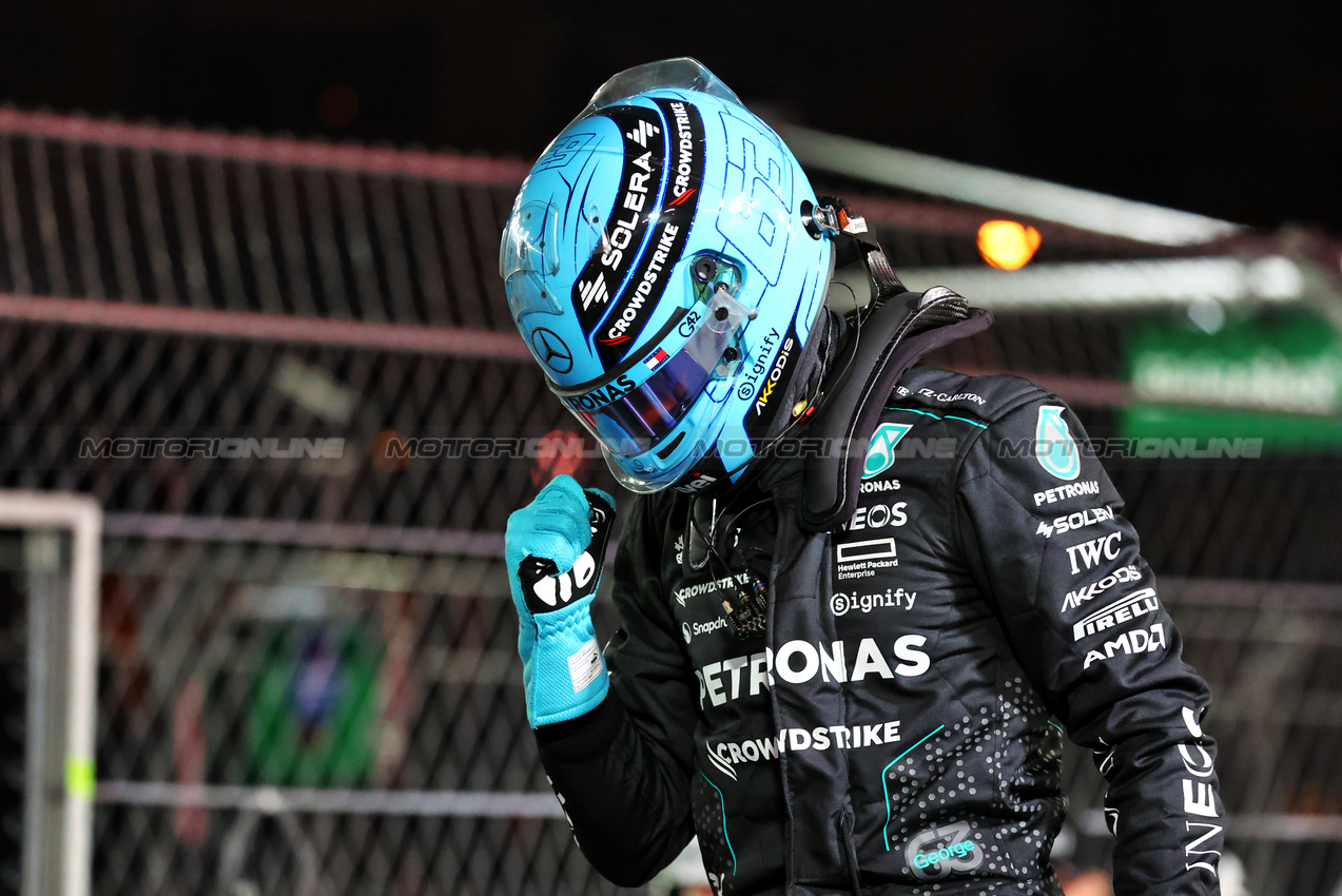 GP LAS VEGAS, George Russell (GBR) Mercedes AMG F1 celebrates his pole position in qualifying parc ferme.

22.11.2024. Formula 1 World Championship, Rd 22, Las Vegas Grand Prix, Las Vegas, Nevada, USA, Qualifiche Day.

- www.xpbimages.com, EMail: requests@xpbimages.com © Copyright: Charniaux / XPB Images
