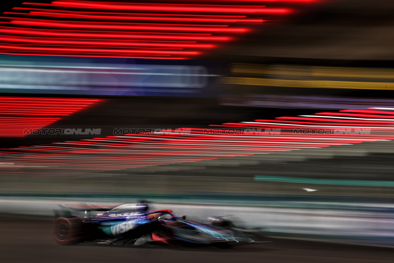GP LAS VEGAS, Liam Lawson (NZL) RB VCARB 01.

22.11.2024. Formula 1 World Championship, Rd 22, Las Vegas Grand Prix, Las Vegas, Nevada, USA, Qualifiche Day.

- www.xpbimages.com, EMail: requests@xpbimages.com © Copyright: Moy / XPB Images