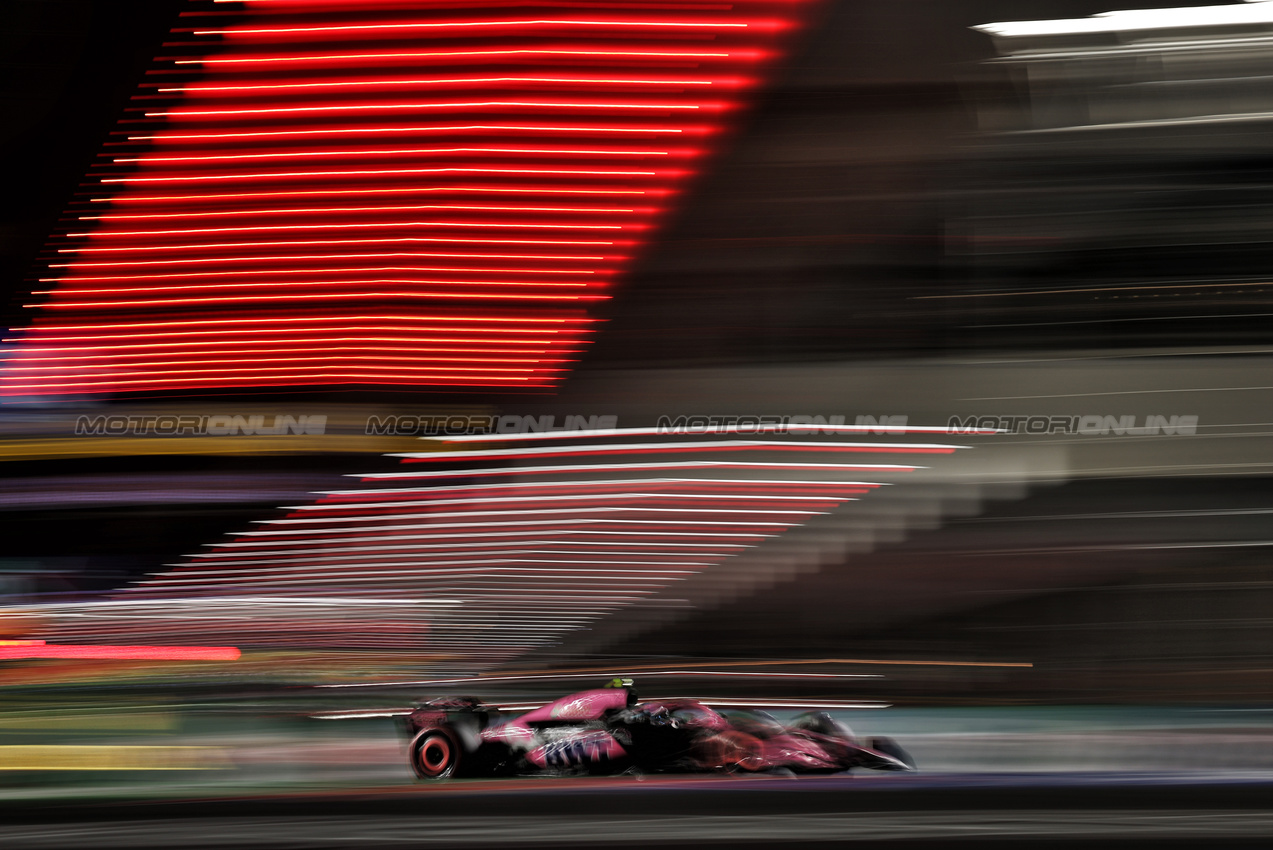 GP LAS VEGAS, Pierre Gasly (FRA) Alpine F1 Team A524.

22.11.2024. Formula 1 World Championship, Rd 22, Las Vegas Grand Prix, Las Vegas, Nevada, USA, Qualifiche Day.

- www.xpbimages.com, EMail: requests@xpbimages.com © Copyright: Moy / XPB Images