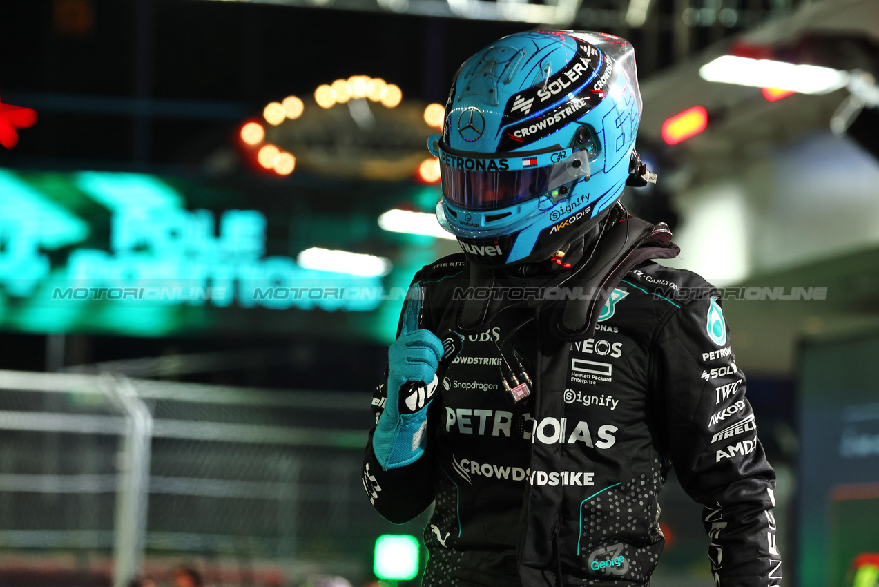 GP LAS VEGAS, George Russell (GBR) Mercedes AMG F1 celebrates his pole position in qualifying parc ferme.

22.11.2024. Formula 1 World Championship, Rd 22, Las Vegas Grand Prix, Las Vegas, Nevada, USA, Qualifiche Day.

 - www.xpbimages.com, EMail: requests@xpbimages.com © Copyright: Coates / XPB Images