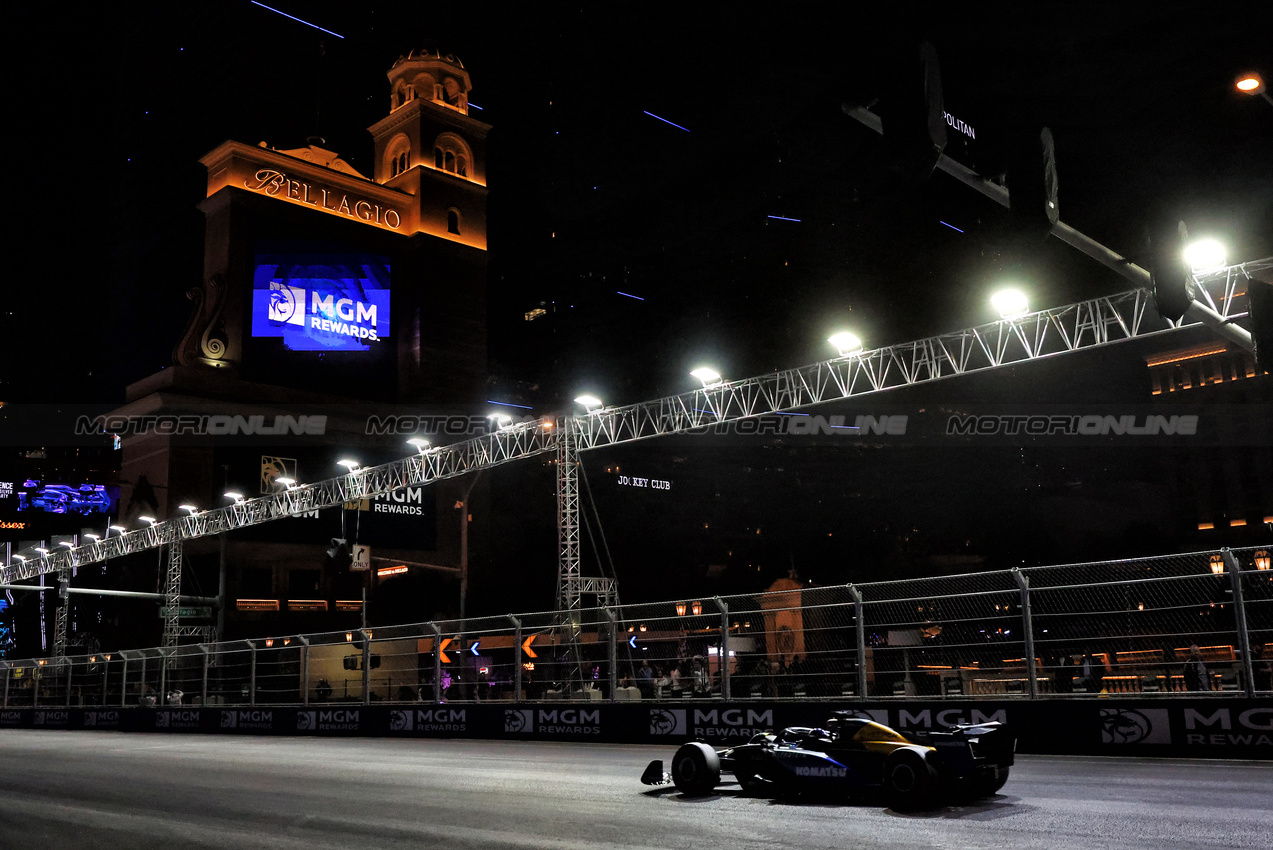 GP LAS VEGAS, Alexander Albon (THA) Williams Racing FW46.

22.11.2024. Formula 1 World Championship, Rd 22, Las Vegas Grand Prix, Las Vegas, Nevada, USA, Qualifiche Day.

- www.xpbimages.com, EMail: requests@xpbimages.com © Copyright: Charniaux / XPB Images