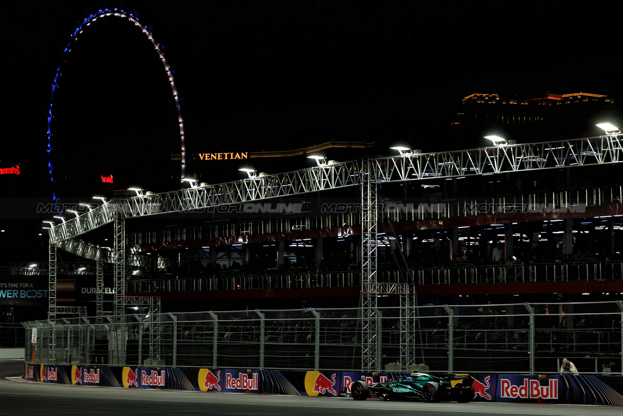 GP LAS VEGAS, Fernando Alonso (ESP) Aston Martin F1 Team AMR24.

22.11.2024. Formula 1 World Championship, Rd 22, Las Vegas Grand Prix, Las Vegas, Nevada, USA, Qualifiche Day.

 - www.xpbimages.com, EMail: requests@xpbimages.com © Copyright: Coates / XPB Images