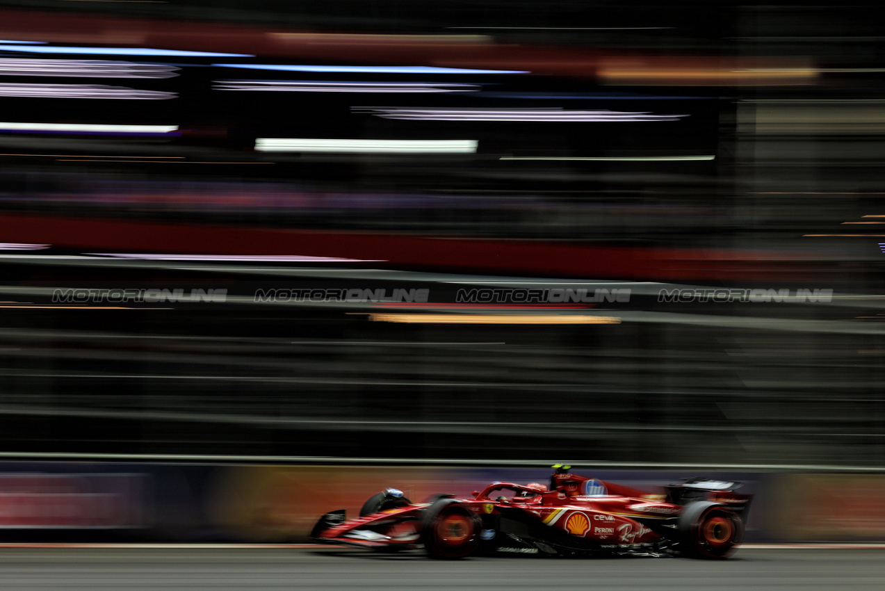 GP LAS VEGAS, Carlos Sainz Jr (ESP) Ferrari SF-24.

22.11.2024. Formula 1 World Championship, Rd 22, Las Vegas Grand Prix, Las Vegas, Nevada, USA, Qualifiche Day.

 - www.xpbimages.com, EMail: requests@xpbimages.com © Copyright: Coates / XPB Images