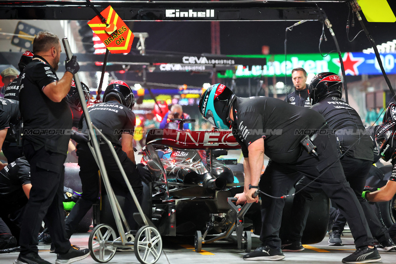 GP LAS VEGAS, George Russell (GBR) Mercedes AMG F1 W15 in the pits.

22.11.2024. Formula 1 World Championship, Rd 22, Las Vegas Grand Prix, Las Vegas, Nevada, USA, Qualifiche Day.

- www.xpbimages.com, EMail: requests@xpbimages.com © Copyright: Batchelor / XPB Images