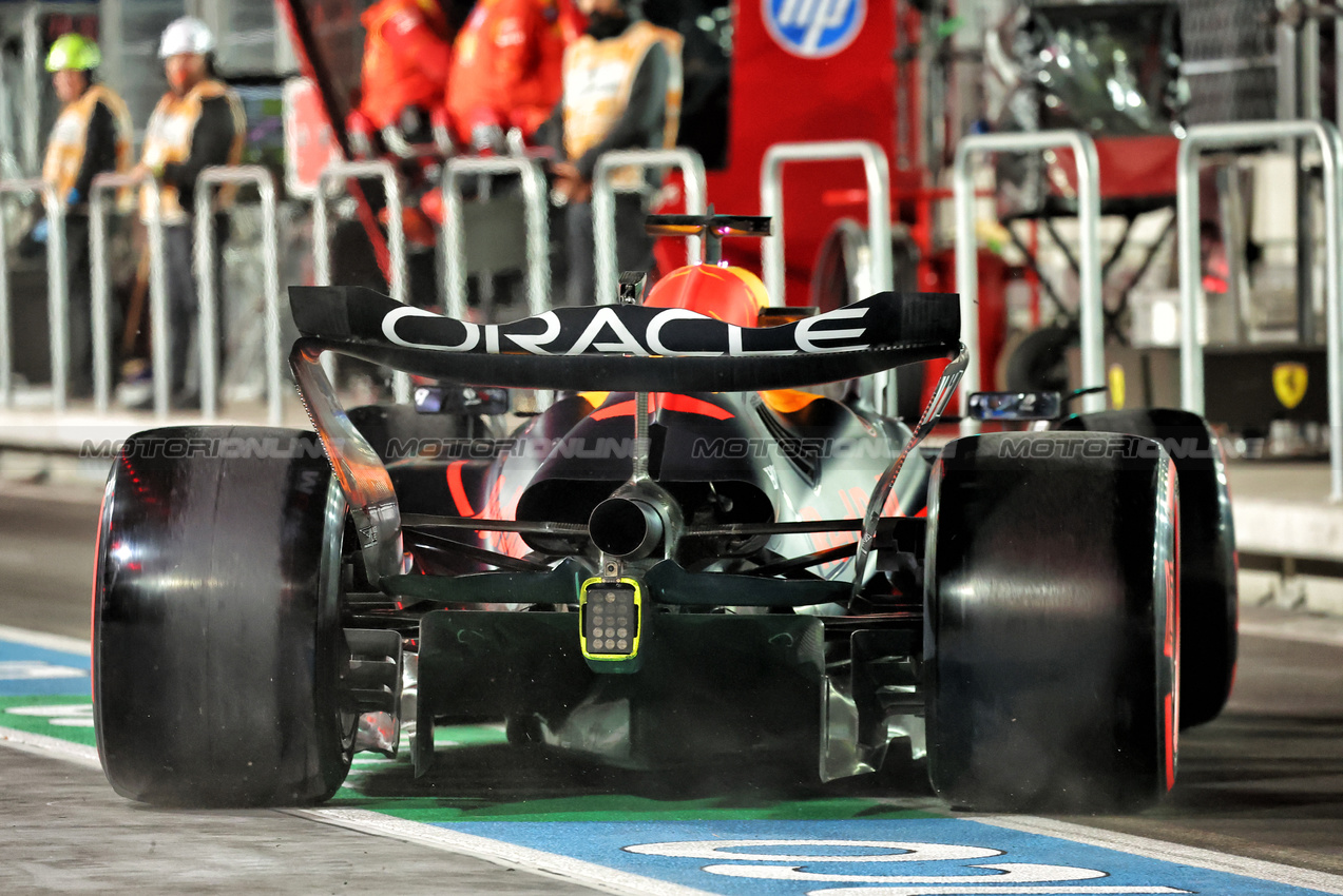 GP LAS VEGAS, Max Verstappen (NLD) Red Bull Racing RB20 - rear wing.

22.11.2024. Formula 1 World Championship, Rd 22, Las Vegas Grand Prix, Las Vegas, Nevada, USA, Qualifiche Day.

- www.xpbimages.com, EMail: requests@xpbimages.com © Copyright: Batchelor / XPB Images