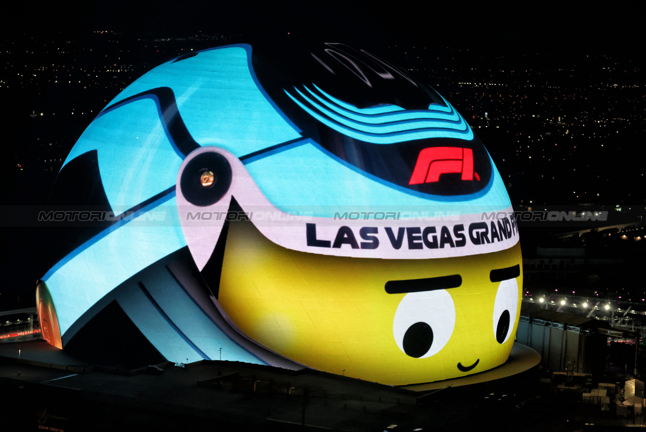 GP LAS VEGAS, Circuit Atmosfera - Sphere.

22.11.2024. Formula 1 World Championship, Rd 22, Las Vegas Grand Prix, Las Vegas, Nevada, USA, Qualifiche Day.

- www.xpbimages.com, EMail: requests@xpbimages.com © Copyright: Moy / XPB Images