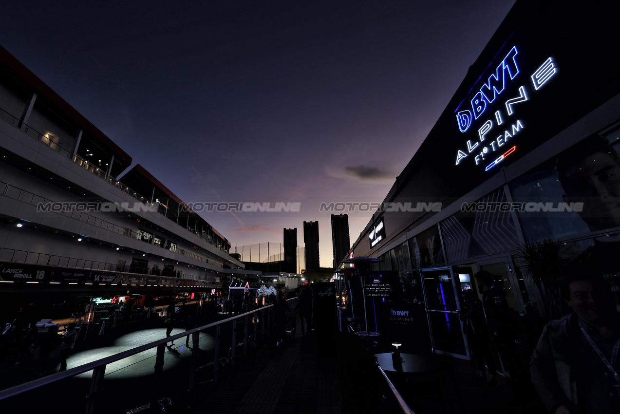 GP LAS VEGAS, Paddock Atmosfera - Alpine F1 Team.

22.11.2024. Formula 1 World Championship, Rd 22, Las Vegas Grand Prix, Las Vegas, Nevada, USA, Qualifiche Day.

- www.xpbimages.com, EMail: requests@xpbimages.com © Copyright: Moy / XPB Images