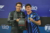 GP LAS VEGAS, George Russell (GBR) Mercedes AMG F1 receives the Pirelli Pole Position Award in qualifying parc ferme.

22.11.2024. Formula 1 World Championship, Rd 22, Las Vegas Grand Prix, Las Vegas, Nevada, USA, Qualifiche Day.

- www.xpbimages.com, EMail: requests@xpbimages.com © Copyright: Batchelor / XPB Images