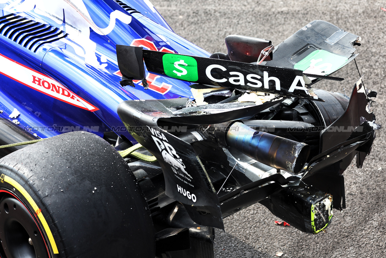 GP MESSICO, Yuki Tsunoda (JPN) RB VCARB 01 crashed at the partenza of the race.

27.10.2024. Formula 1 World Championship, Rd 20, Mexican Grand Prix, Mexico City, Mexico, Gara Day.

- www.xpbimages.com, EMail: requests@xpbimages.com © Copyright: Batchelor / XPB Images